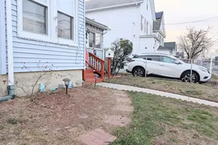 188 Holly St, Bridgeport, CT 06607 - Photo 3