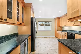 1230 Hope St, Stamford, CT 06907 - Photo 9