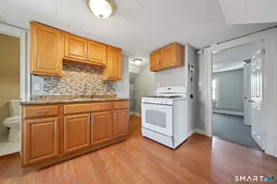 73 Orange St, Bridgeport, CT 06607 - Photo 25