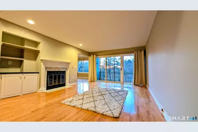 10 Ledgewood Drive #10, Brookfield, CT 06804 - Photo 3