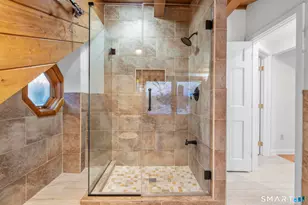 33 Douglas Ave, Stamford, CT 06906 - Photo 17