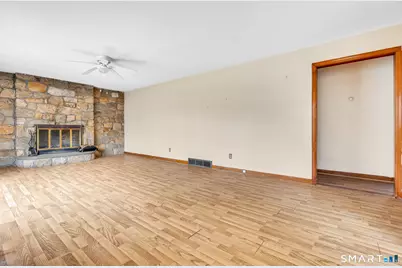 9 Greenview Road, Danbury, CT 06811 - Photo 5