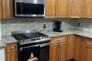 102 Carroll Ave, Bridgeport, CT 06607 - Photo 13