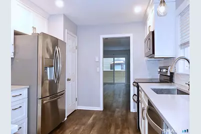 8 Oakwood Avenue #APT D6, Norwalk, CT 06850 - Photo 9