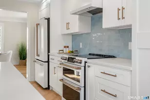 98 Cambridge St, Fairfield, CT 06824 - Photo 19