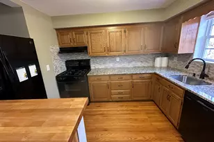 1693 Litchfield Turnpike, Woodbridge, CT 06525 - Photo 3