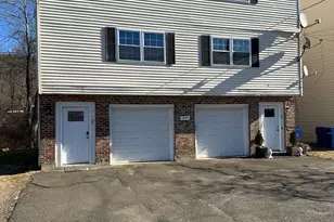 1693 Litchfield Turnpike, Woodbridge, CT 06525 - Photo 1