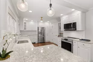 223 Middlesex Rd, Darien, CT 06820 - Photo 5