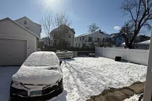 75 Frank St, Stamford, CT 06902 - Photo 19