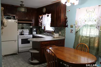 34 Woodrow Avenue, Norwich, CT 06360 - Photo 5