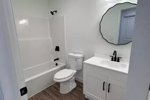 124 Highlawn St, Waterbury, CT 06705 - Photo 17