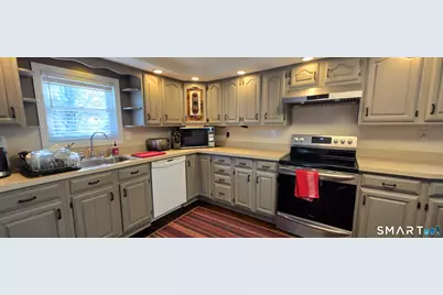 287 Hansen Avenue, Bridgeport, CT 06605 - Photo 15