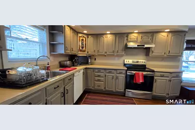 287 Hansen Avenue, Bridgeport, CT 06605 - Photo 13