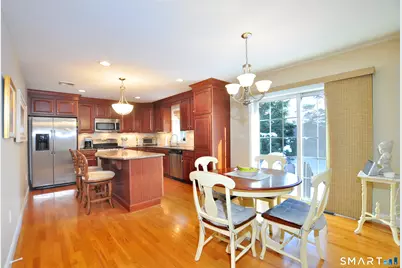 35 Wettleson Avenue, West Hartford, CT 06107 - Photo 11