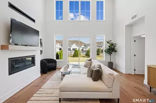 5 Edgewood Wy, Woodbridge, CT 06525 - Photo 3