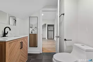 246 Judson Pl, Bridgeport, CT 06610 - Photo 11