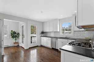 877 S Pine Creek Rd, Fairfield, CT 06824 - Photo 9