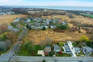 877 S Pine Creek Rd, Fairfield, CT 06824 - Photo 15