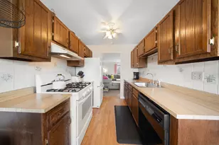 83 Carriage Dr, Milford, CT 06460 - Photo 9