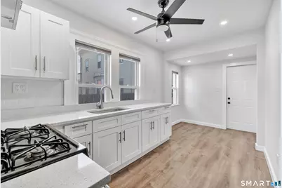 252 Shelton Street, Bridgeport, CT 06608 - Photo 13