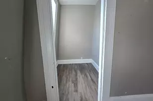 106 Hanover St, Bridgeport, CT 06604 - Photo 17