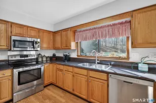 28 Oakcrest Rd, Oxford, CT 06478 - Photo 17