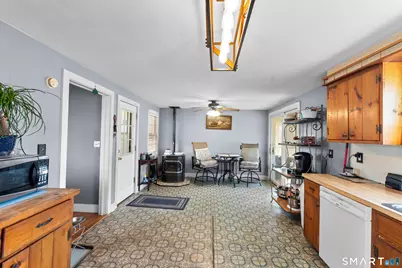 24 East Main Street, North Canaan, CT 06018 - Photo 11