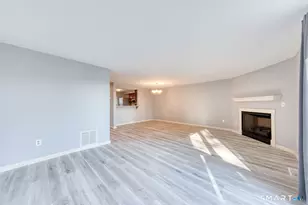 10 Clubhouse Dr, Cromwell, CT 06416 - Photo 13