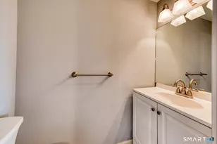 10 Clubhouse Dr, Cromwell, CT 06416 - Photo 15