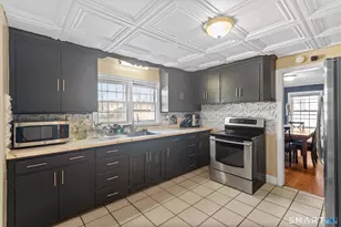 168 Hubbard Rd, Hartford, CT 06114 - Photo 9