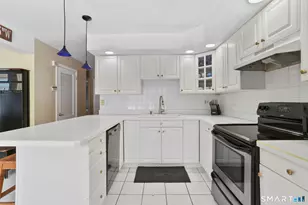 40 Rose Terrace, Trumbull, CT 06611 - Photo 3