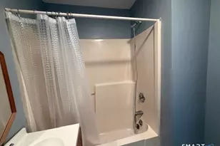 483 Cestnut Hill Ave, Waterbury, CT 06704 - Photo 7