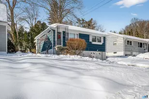 27 Robinwood Rd, Waterbury, CT 06708 - Photo 37