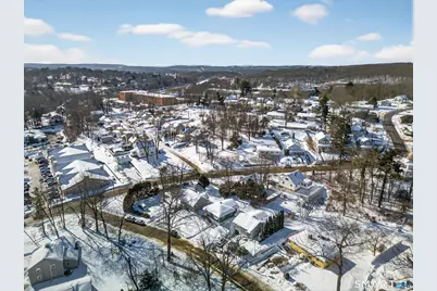 27 Robinwood Road, Waterbury, CT 06708 - Photo 5