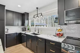 4 Pebblestone Cir, Suffield, CT 06078 - Photo 3