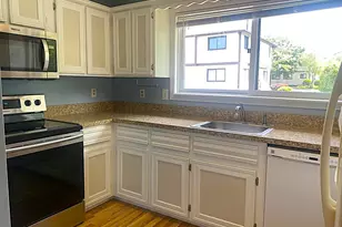 27 Crows Nest Ln, Danbury, CT 06810 - Photo 5