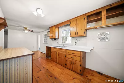 50 Roosevelt Boulevard, Enfield, CT 06082 - Photo 9