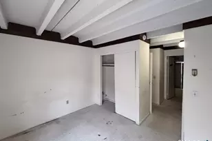 26 Prospect St, Manchester, CT 06040 - Photo 9