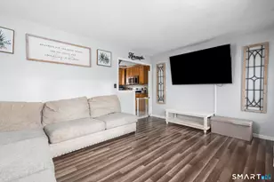 40 Iannotti Ln, Derby, CT 06418 - Photo 9