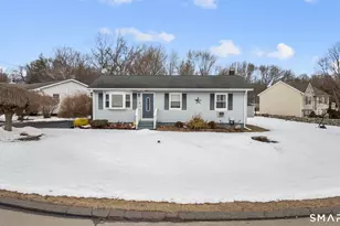 40 Iannotti Ln, Derby, CT 06418 - Photo 1