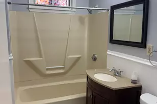 110 Evergreen Ave, Hartford, CT 06105 - Photo 13