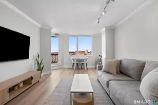 25 Forest St, Stamford, CT 06901 - Photo 3