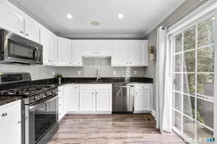 39 Maple Tree Ave, Stamford, CT 06906 - Photo 9