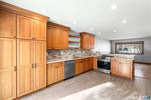 75 Orangewood W, Derby, CT 06418 - Photo 3