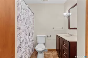 75 Orangewood W, Derby, CT 06418 - Photo 23