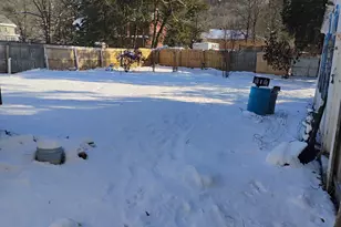 102 Elm St, Thomaston, CT 06787 - Photo 25