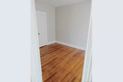 121 Lounsbury Street #3E, Waterbury, CT 06706 - Photo 3