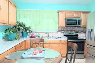 454 Pembroke St, Bridgeport, CT 06608 - Photo 9