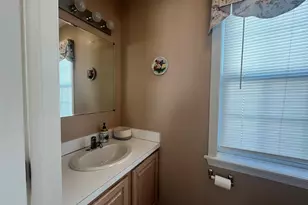 12 Woodedge Ave, Waterbury, CT 06706 - Photo 11