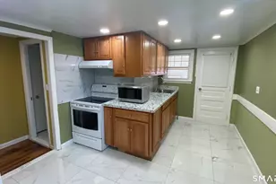 214 Columbia St, New Britain, CT 06052 - Photo 9